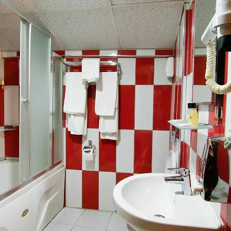 Timya Hotel 2*